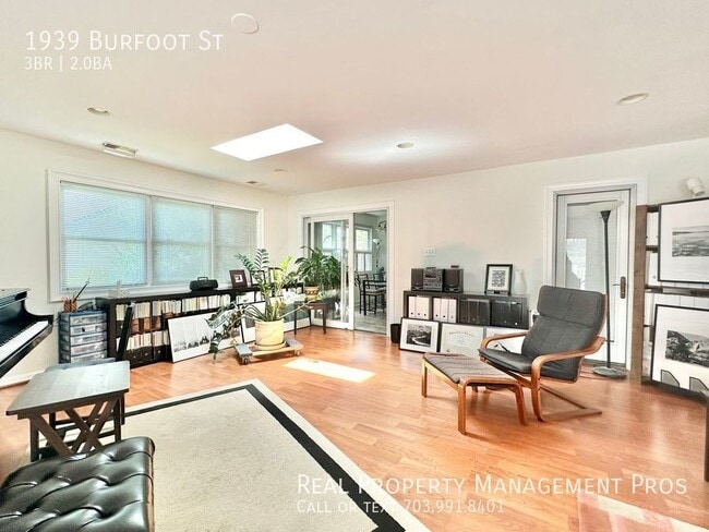 Building Photo - 1939 Burfoot St