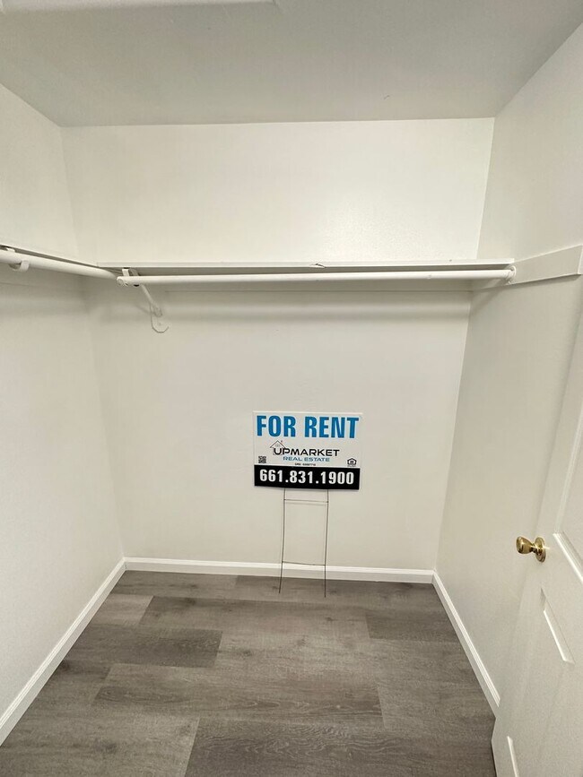 Foto del edificio - Cozy 3-Bedroom, 2-Bathroom Home in North Bakersfield