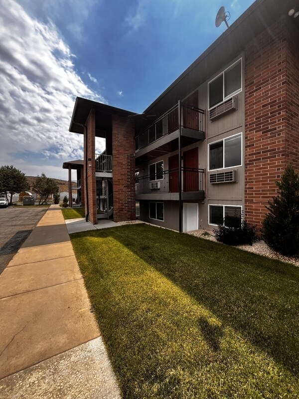 Foto del edificio - 202 Bear River Dr