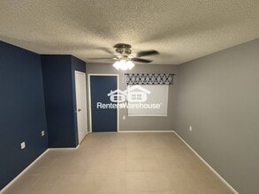 Building Photo - 14300 W Bell Rd