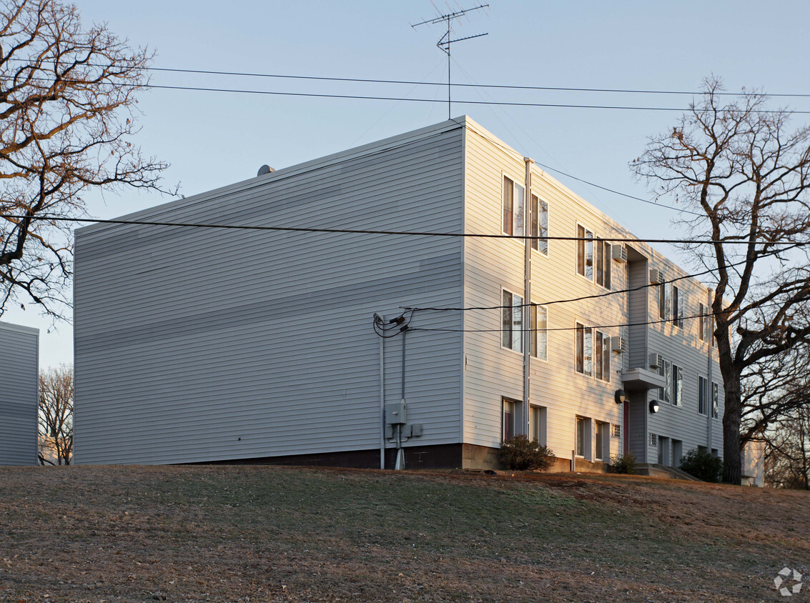 Building Photo - 1538 6th Ave S