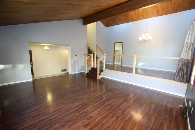 Building Photo - 12811 Huffman Cir
