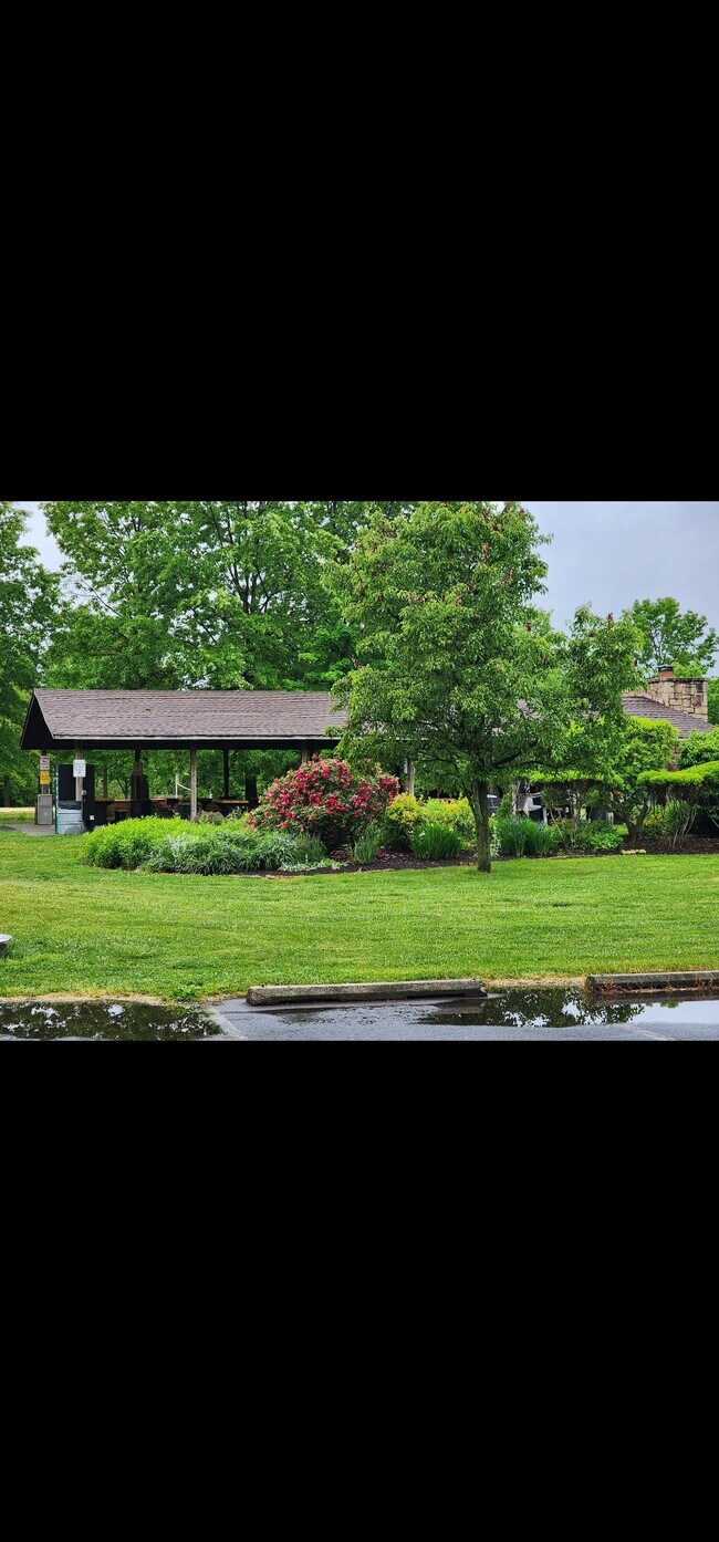Building Photo - 9188 Wheatsheaf Rd