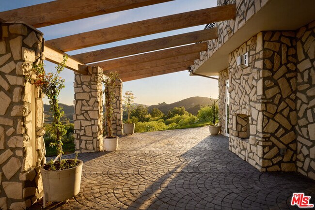 Building Photo - 33239 Mulholland Hwy