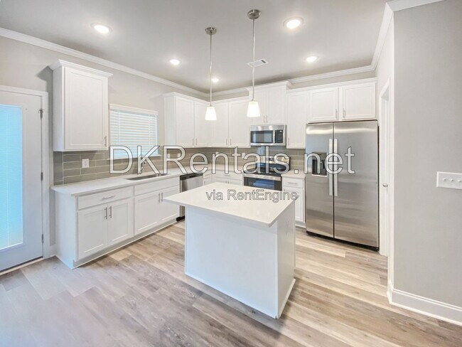 Building Photo - 1466 Fern Ridge Ln