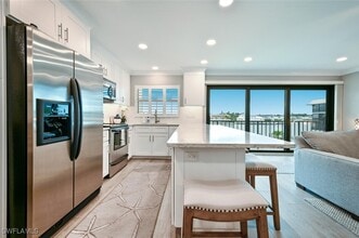 Building Photo - 3200 Gulf Shore Blvd N