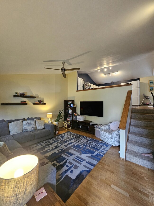 Building Photo - 862 Sky Ridge Dr