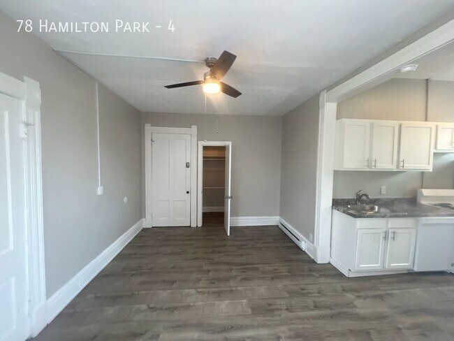 Building Photo - Studio On Historic Hamilton Park!