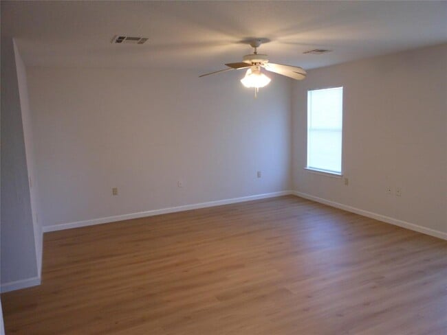 Foto del edificio - 7424 Elk Pass Dr