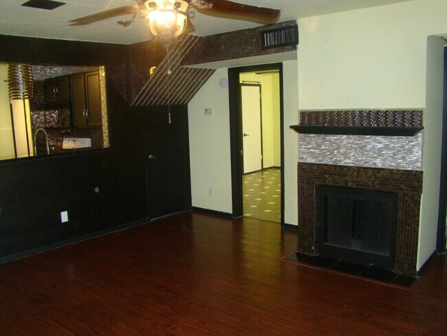 Building Photo - 30 E Brown Rd