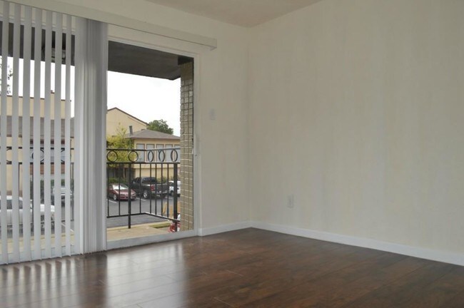 Building Photo - 4301 Hartford St