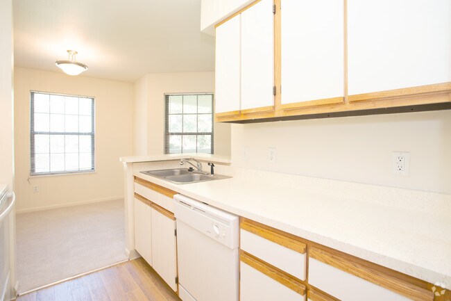 1 HAB, 1 BA - 920 ft² - Summer Ridge