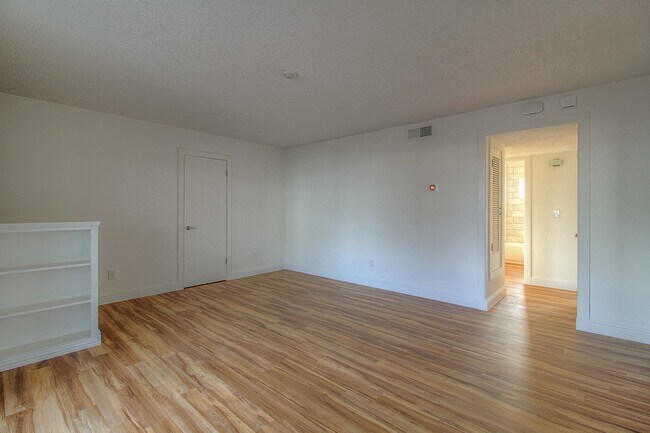 Foto del edificio - 1525 Atlanta Ct