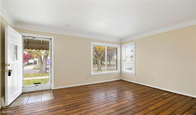Building Photo - 3 br, 1 bath House - 24047 Chicago St