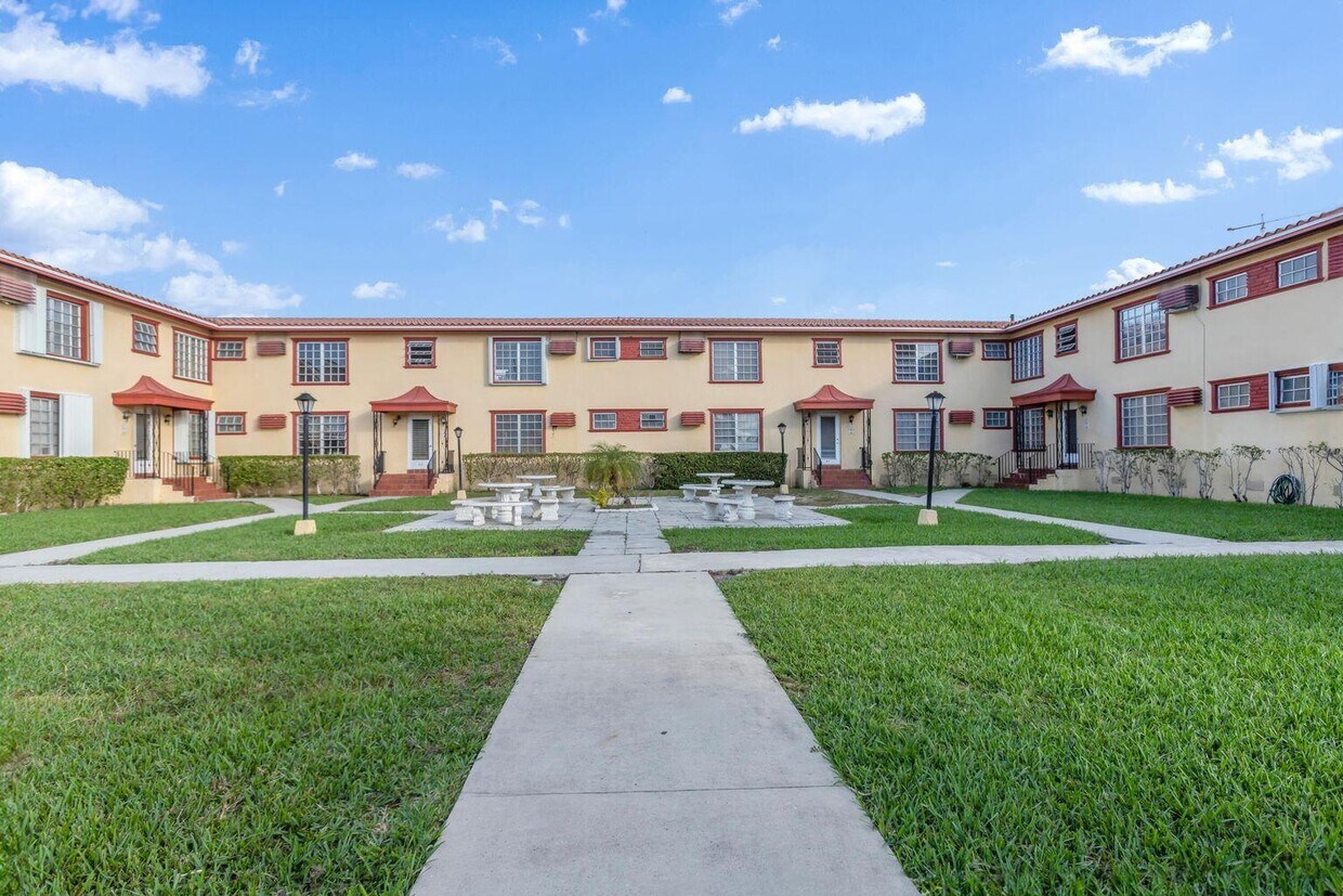 Primary Photo - 605 SW 11th St