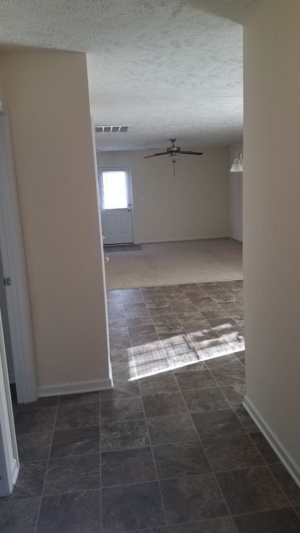 Building Photo - 3700 Woodcliff Dr