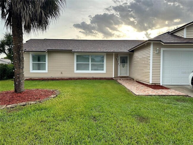 Foto del edificio - 2454 Oak Hollow Dr