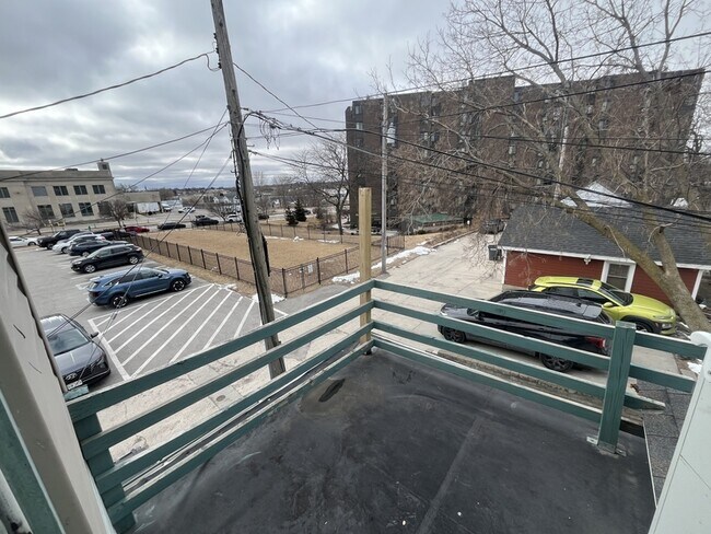 Building Photo - 618 N 9th St