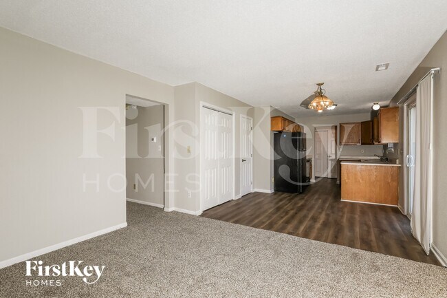 Foto del edificio - 8813 Brassport Cir