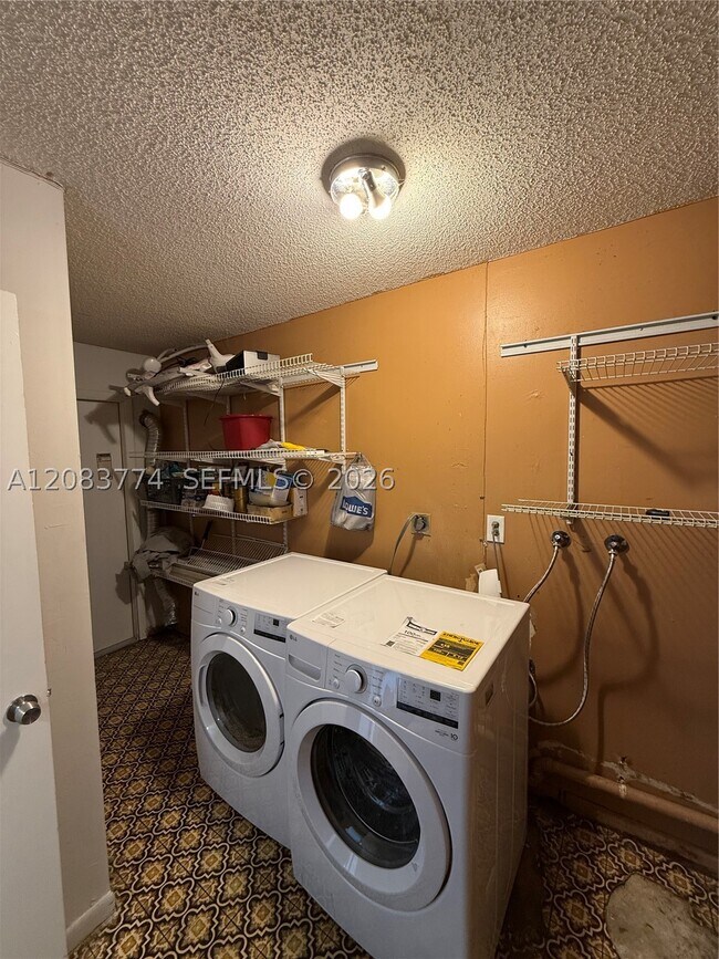 Foto del edificio - 1809 NW 58th Ave