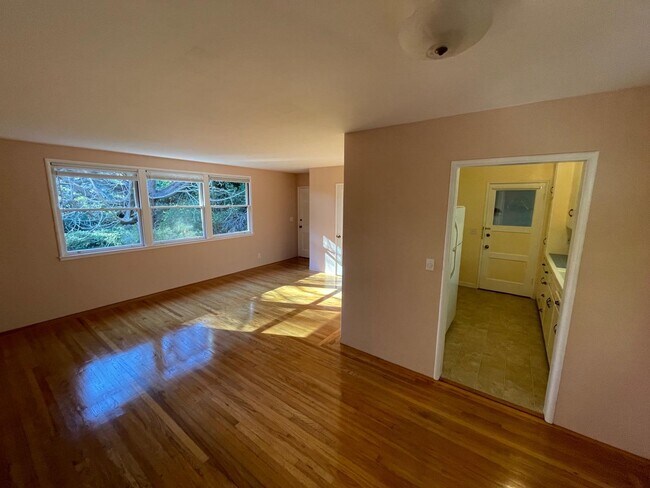 Foto del edificio - 1675 Woodland Ave