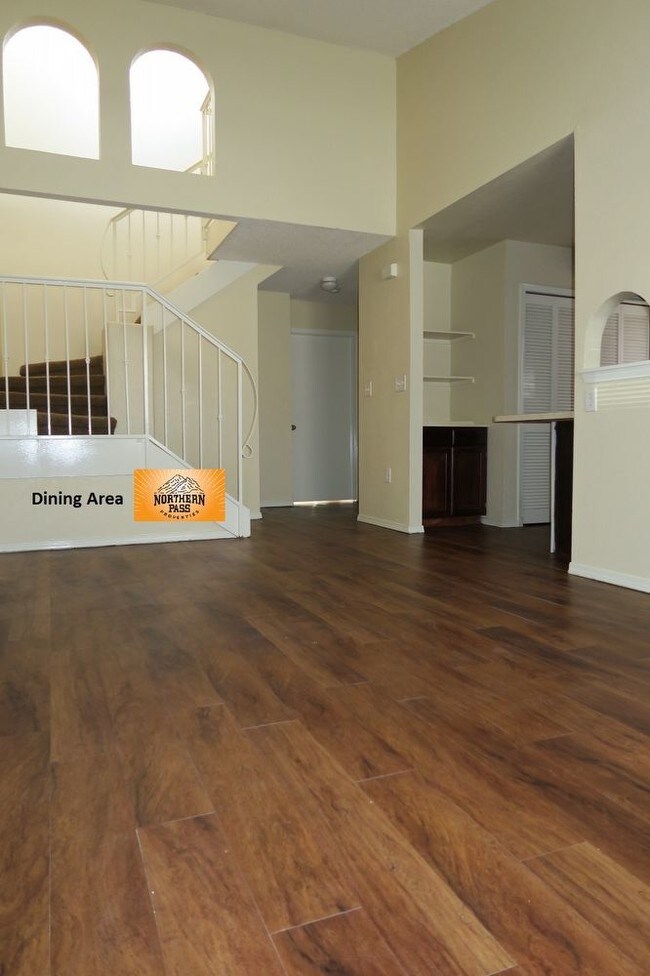 Building Photo - 11026 Oasis Dr