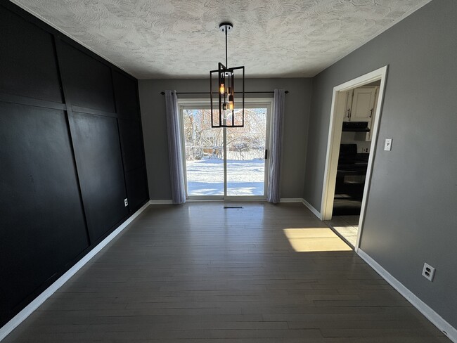 Building Photo - 616 Yale Ave