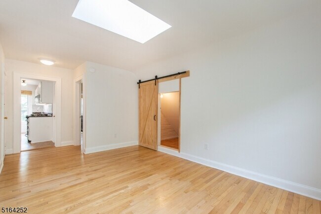 Foto del edificio - 1283 Valley Rd