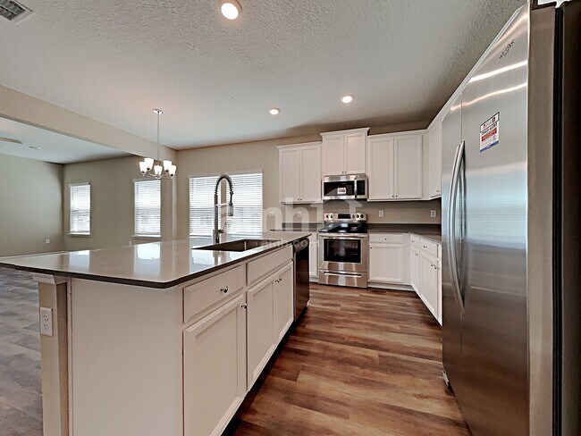 Building Photo - 131 Spruce Point