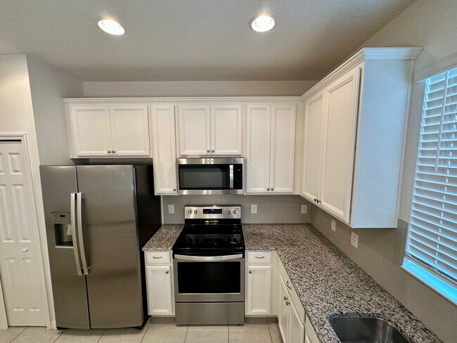Foto del edificio - MOVE IN SPECIAL! 3/2.5 Town Home in Golden...