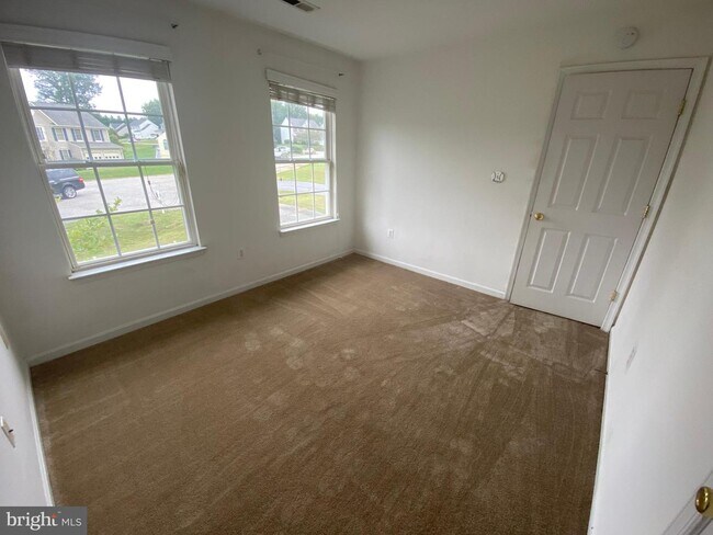 Foto del edificio - 10104 Terrace Ct