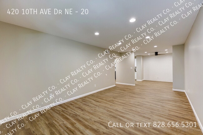 Foto del edificio - 420 10th Ave Dr NE