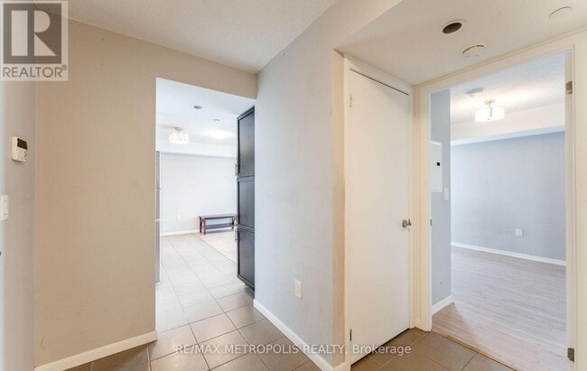 Building Photo - 830-2830 Lawrence Ave W