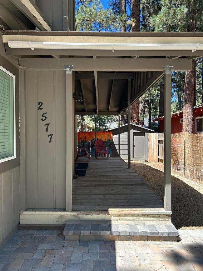 Building Photo - 2577