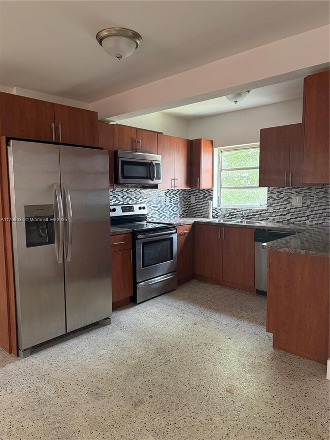 Foto del edificio - 6473 SW 25th St