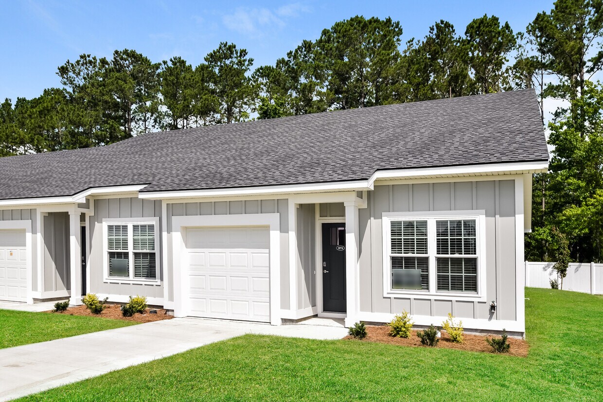 1074 Walker Point Way - 1153 pies cuadrados - 000-foto-vista-frontal-12802196 - Walker Point