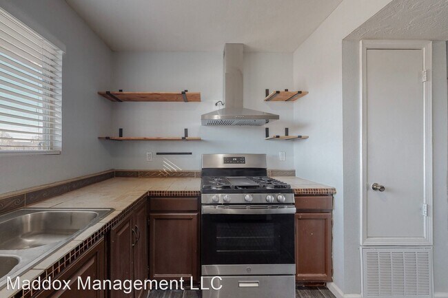 Building Photo - 3 br, 2 bath House - 819 Madeira Dr SE