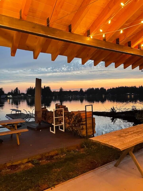 Primary Photo - 16103 Lakeside Dr