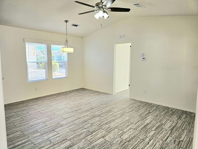 Foto del edificio - 8868 E Baseline Rd