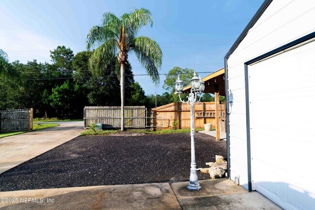 Foto del edificio - 6681 Brown Rd