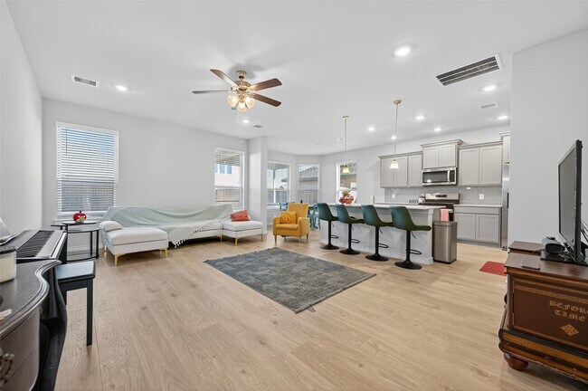 Foto del edificio - 6207 Trado Dr