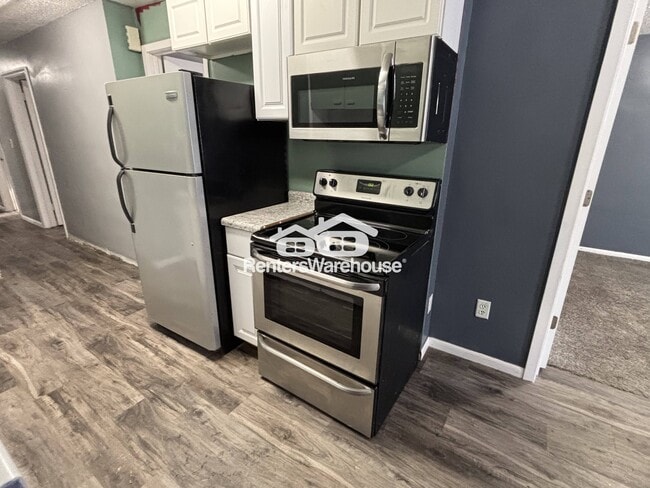 Building Photo - 9371 Country Dr