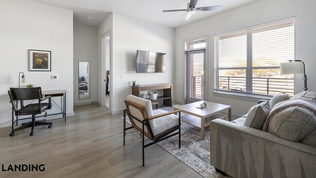 Foto del edificio - 1345 E 15th St