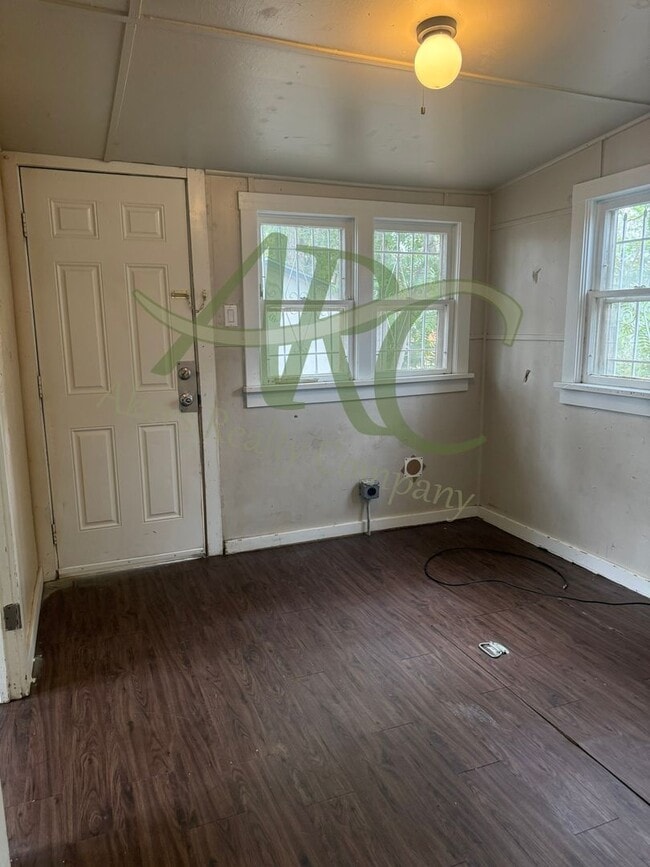 Foto del edificio - 1216 Cedar St