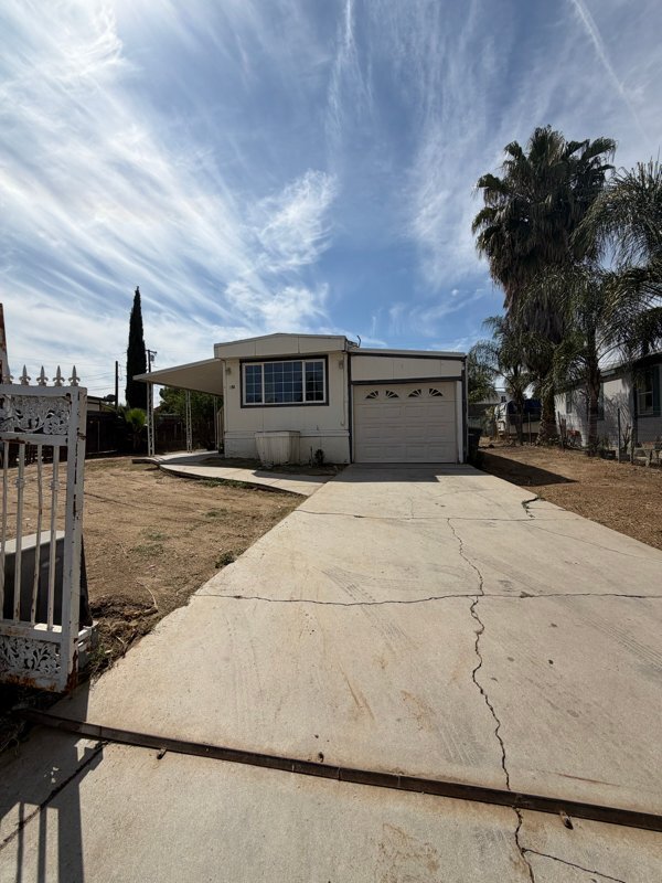 Photo - 650 Sioux Dr (Perris, CA)