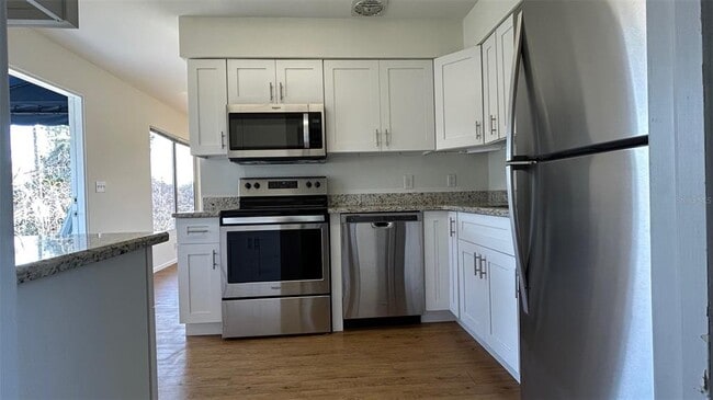 Foto del edificio - 1028 Lake Weldona Dr