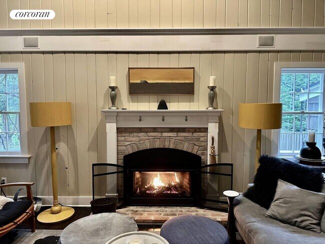 Foto del edificio - 10 Driftwood Ln