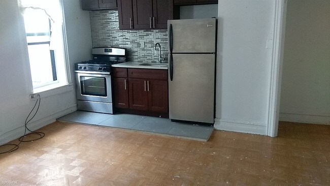 Building Photo - 373 96th St
