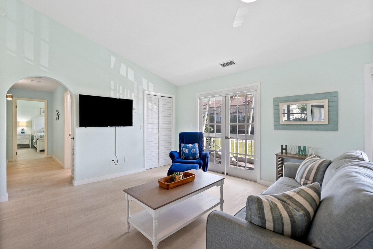 Primary Photo - 670 Hernando St