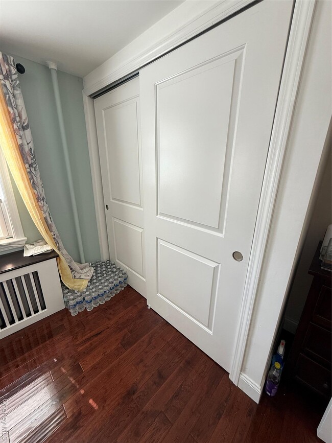 Foto del edificio - 45-23 164th St